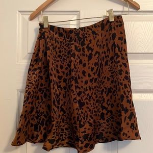 SHORT LEOPARD SKIRT!!! SIZE LARGE!!! FOREVER 21!!!!
